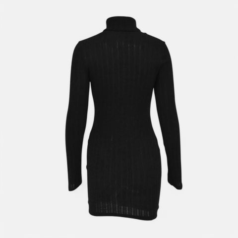 Claireve | Mini-Robe Noire Col Roulé – Élégance Sculptée, Charme Automnal