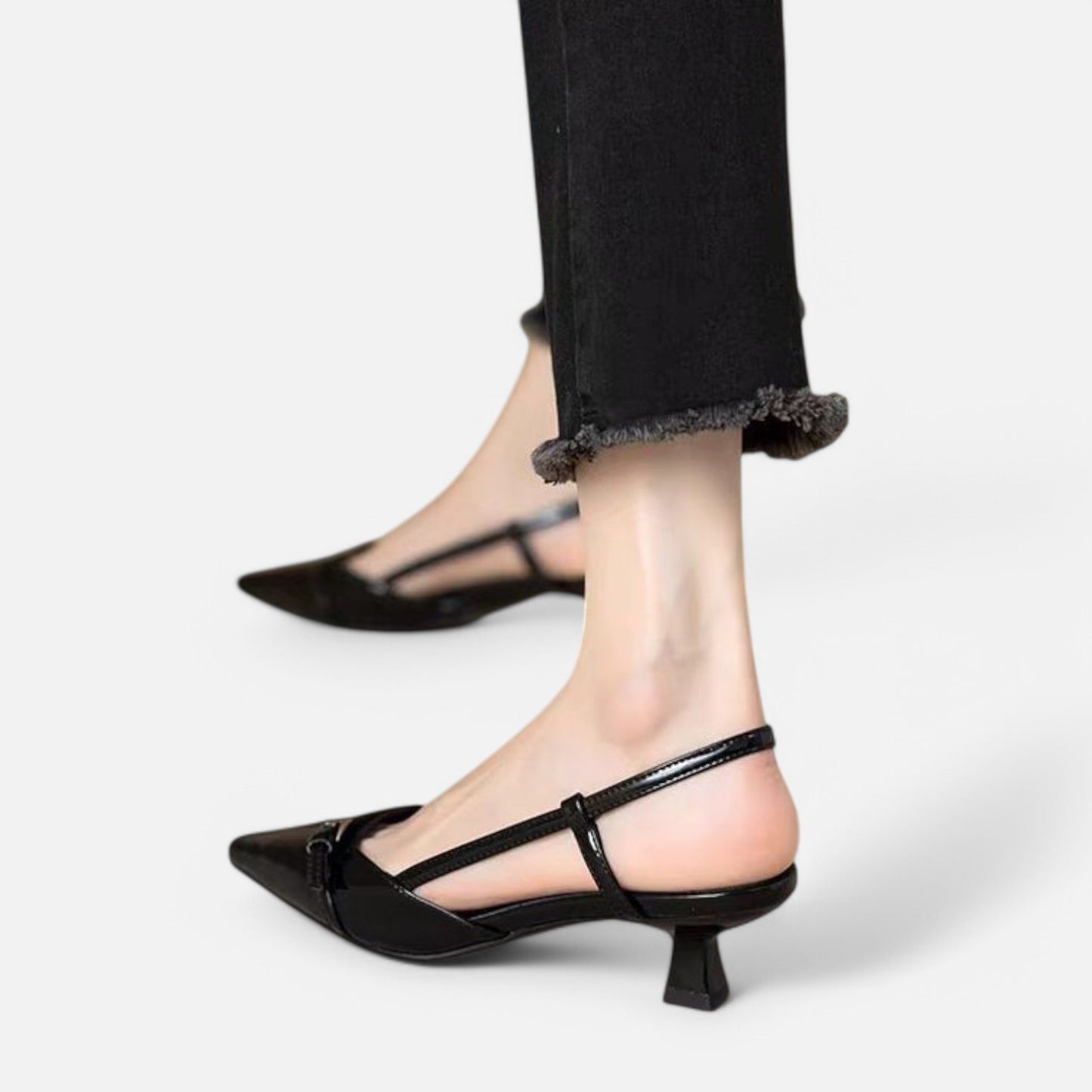 Claireve | Sandales Slingback à Talons Mi-Hauts – Brillance Audacieuse, Allure de