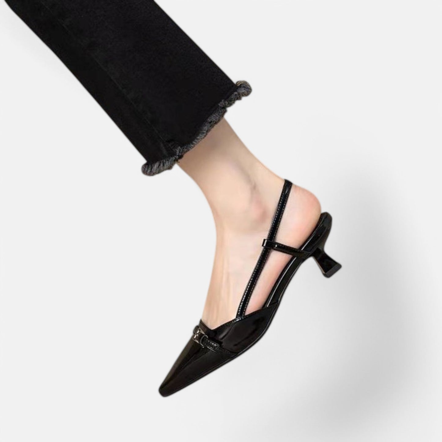 Claireve | Sandales Slingback à Talons Mi-Hauts – Brillance Audacieuse, Allure de