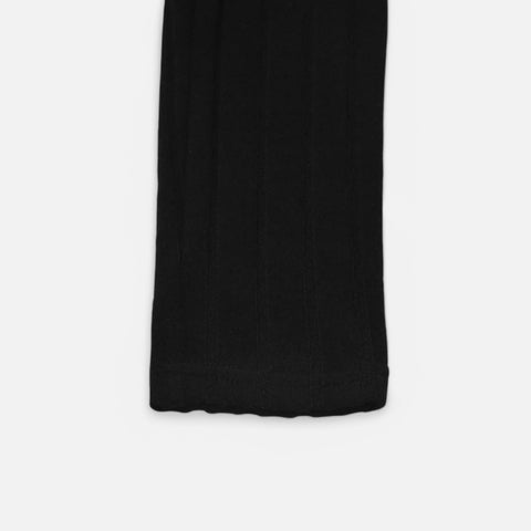 Claireve | Mini-Robe Noire Col Roulé – Élégance Sculptée, Charme Automnal