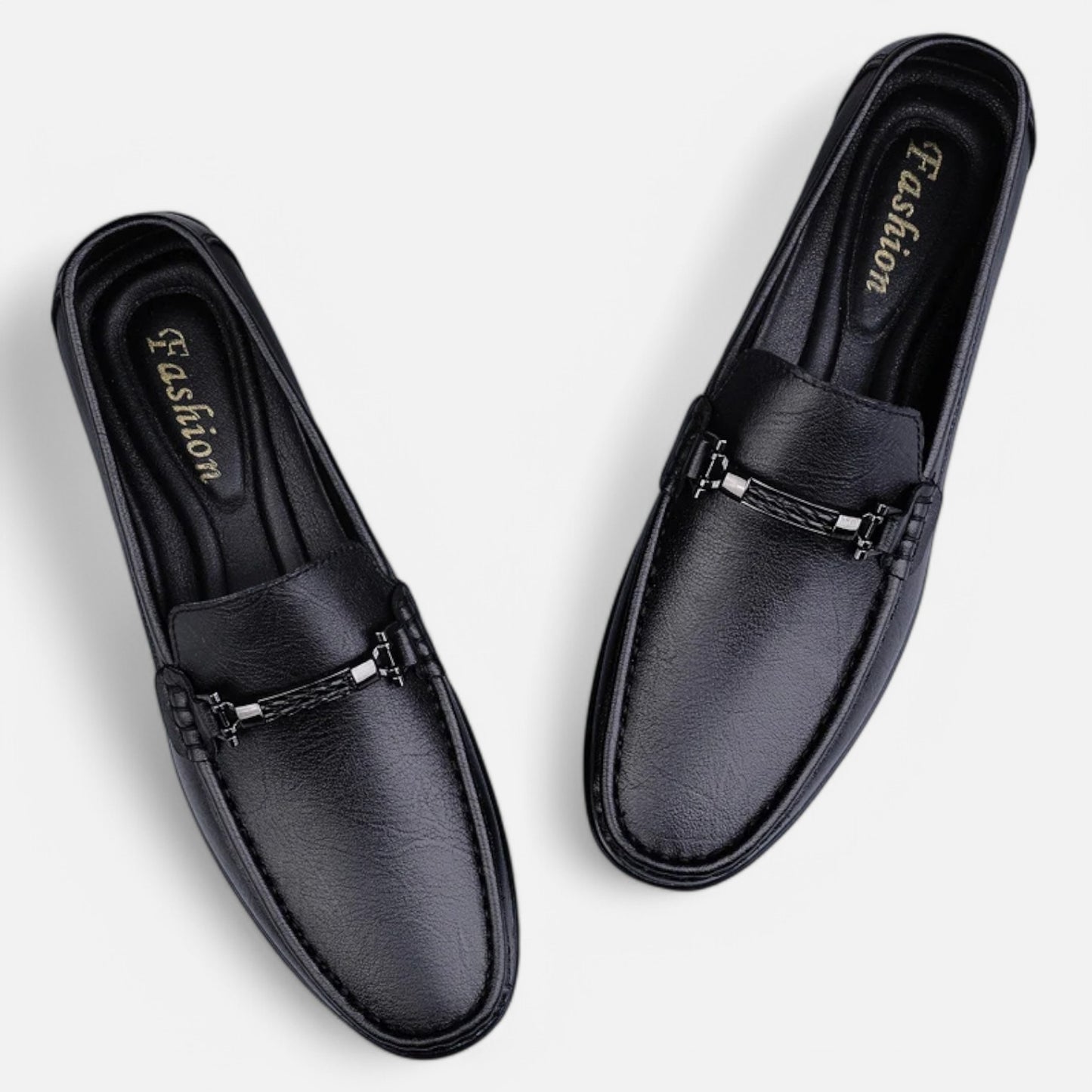 Claireve | Mocassins en Cuir avec Boucle Métallique – Élégance Moderne, Confort Respirant