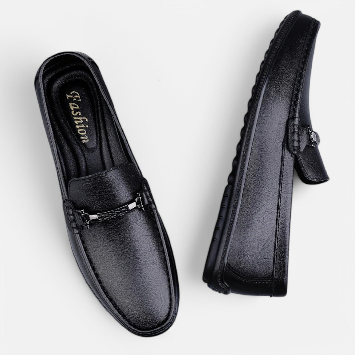 Claireve | Mocassins en Cuir avec Boucle Métallique – Élégance Moderne, Confort Respirant