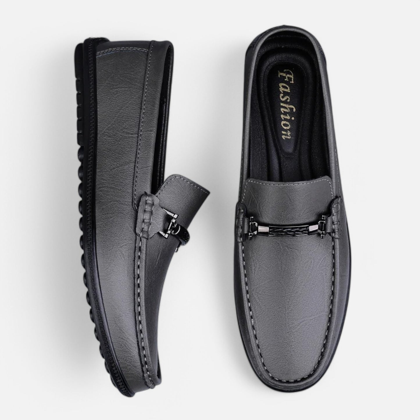 Claireve | Mocassins en Cuir avec Boucle Métallique – Élégance Moderne, Confort Respirant