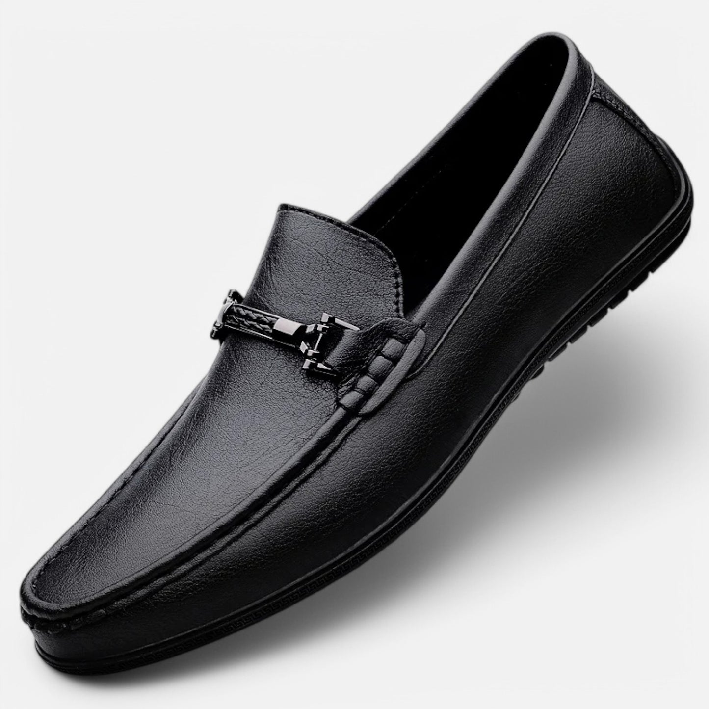 Claireve | Mocassins en Cuir avec Boucle Métallique – Élégance Moderne, Confort Respirant