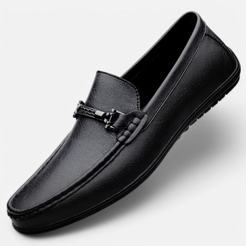 Claireve | Mocassins en Cuir avec Boucle Métallique – Élégance Moderne, Confort Respirant