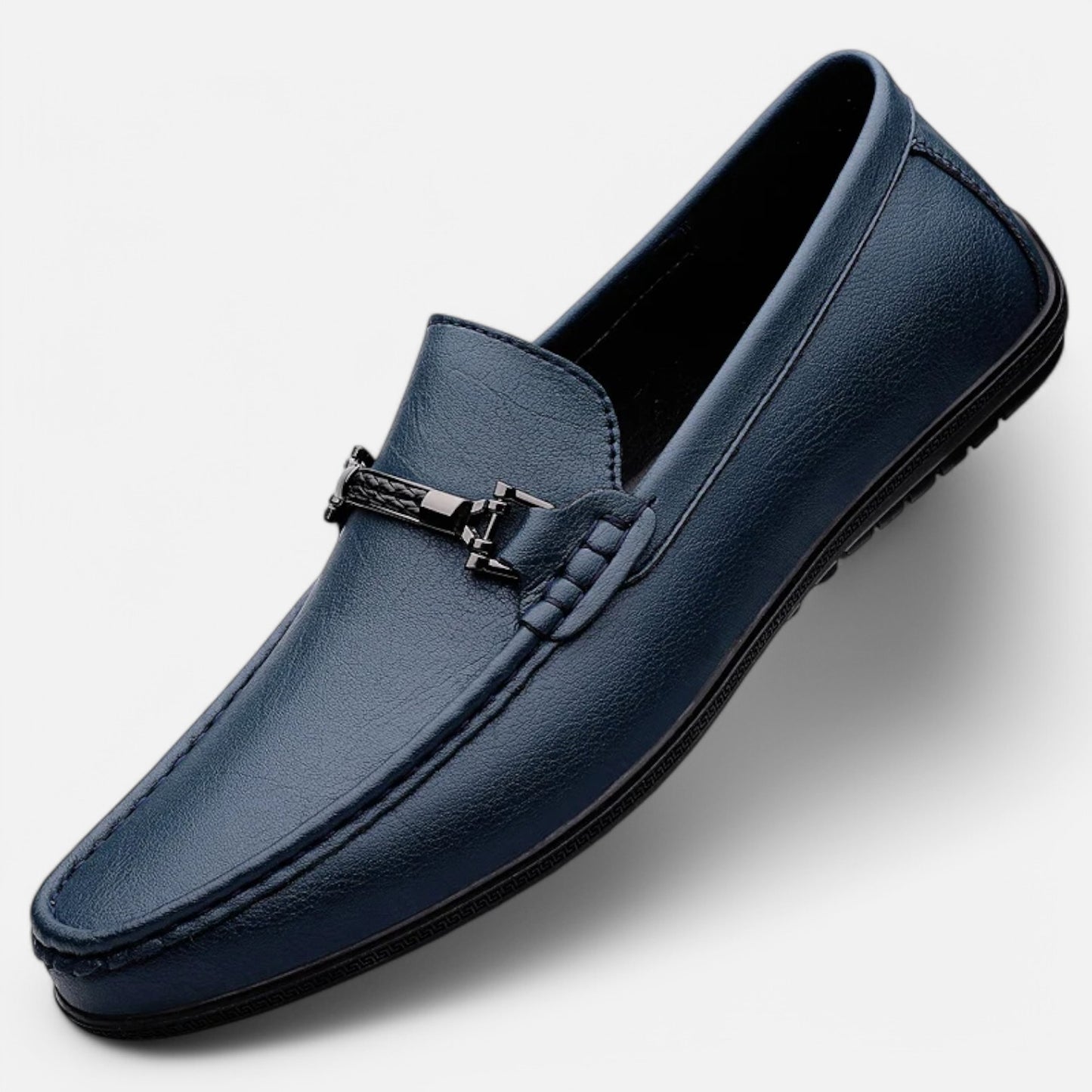 Claireve | Mocassins en Cuir avec Boucle Métallique – Élégance Moderne, Confort Respirant