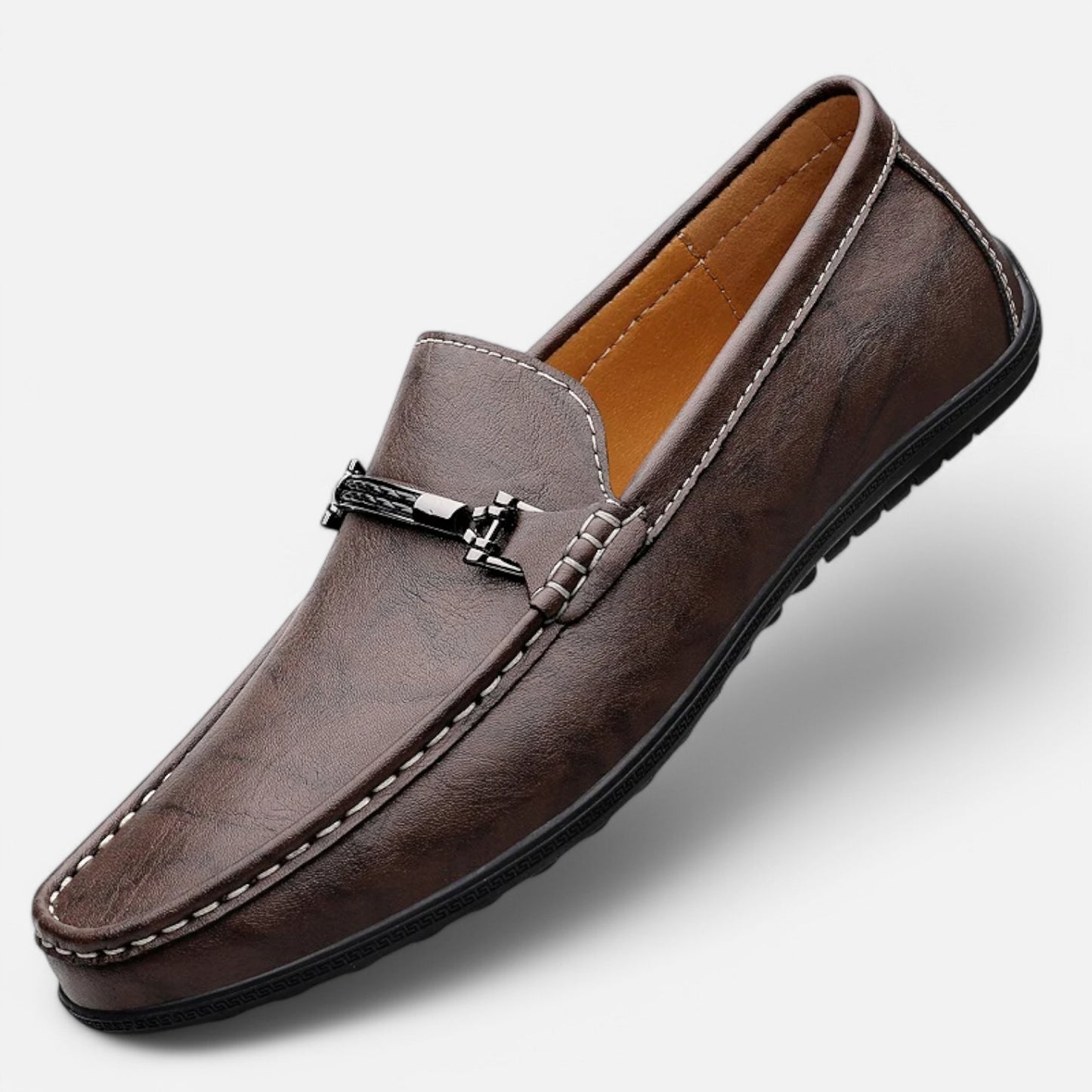 Claireve | Mocassins en Cuir avec Boucle Métallique – Élégance Moderne, Confort Respirant