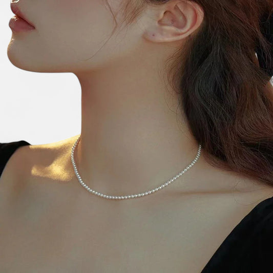Claireve | Collier Ras-du-Cou Vintage avec Perles Blanches – Élégance Classique, Finesse Contemporaine