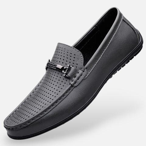 Claireve | Mocassins en Cuir avec Boucle Métallique – Élégance Moderne, Confort Respirant