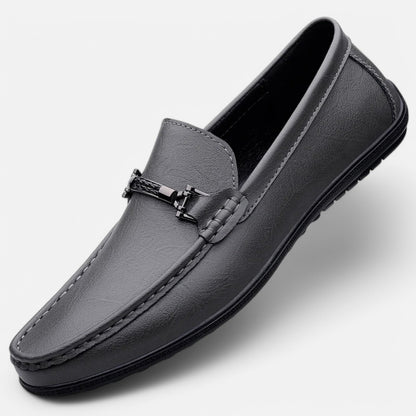 Claireve | Mocassins en Cuir avec Boucle Métallique – Élégance Moderne, Confort Respirant