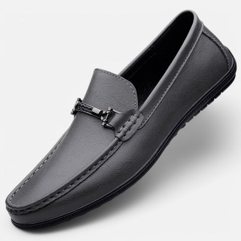 Claireve | Mocassins en Cuir avec Boucle Métallique – Élégance Moderne, Confort Respirant
