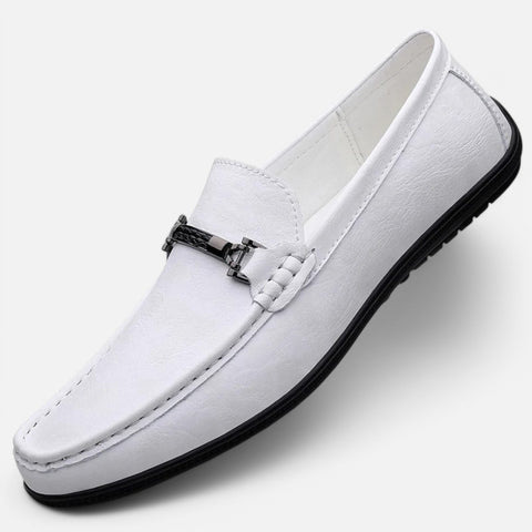 Claireve | Mocassins en Cuir avec Boucle Métallique – Élégance Moderne, Confort Respirant