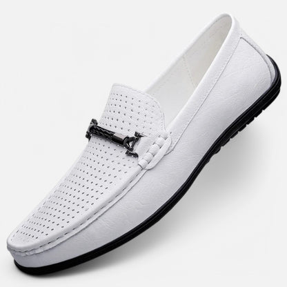 Claireve | Mocassins en Cuir avec Boucle Métallique – Élégance Moderne, Confort Respirant